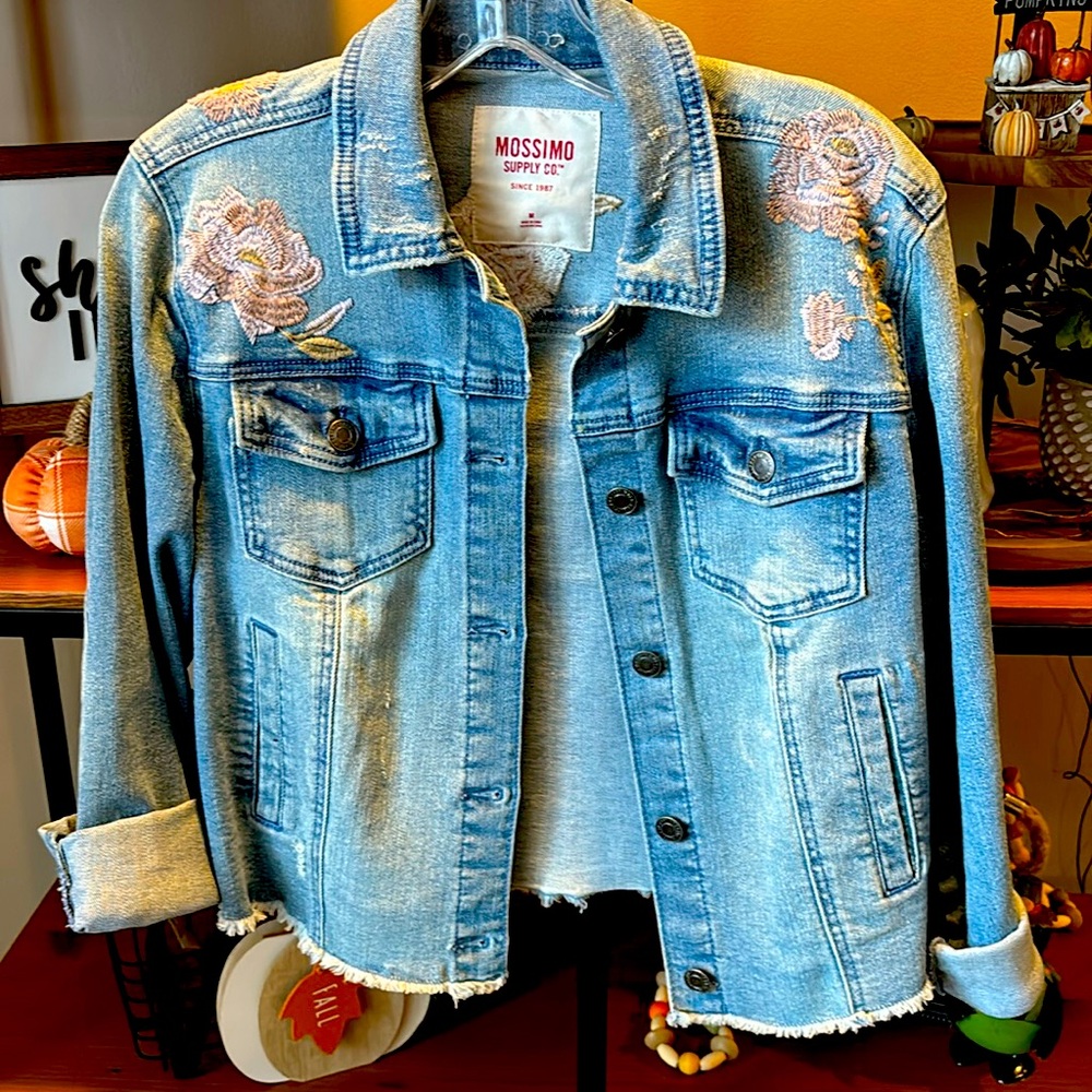 Jean Jacket embroidered with warm tone colors Mossimo Supply Co. Size M